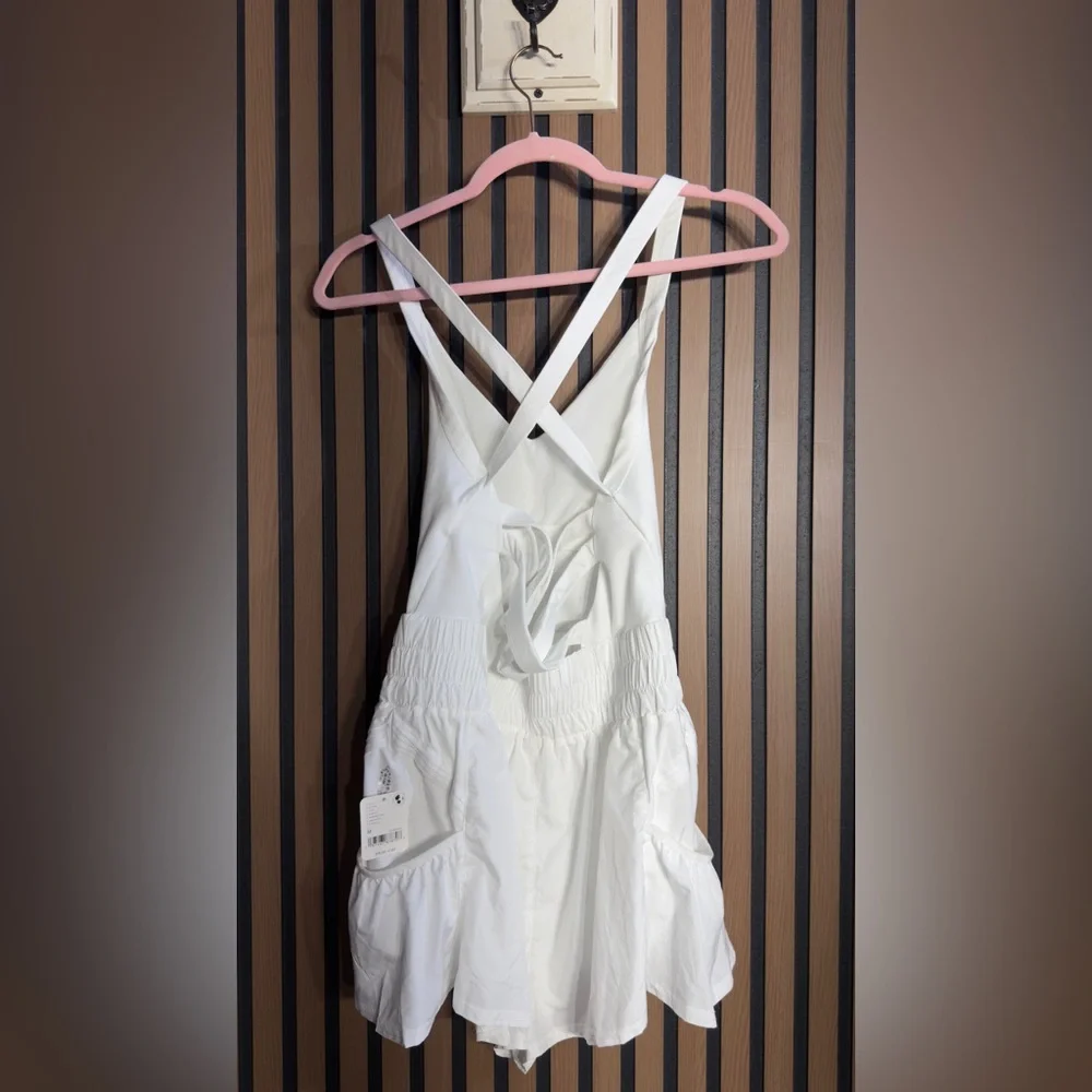 White Cross-Back Top and‎ Layered Skirt Set Sz M